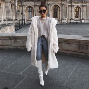 Lorna Luxe - In The Style ‘Grace’ faux fur coat.